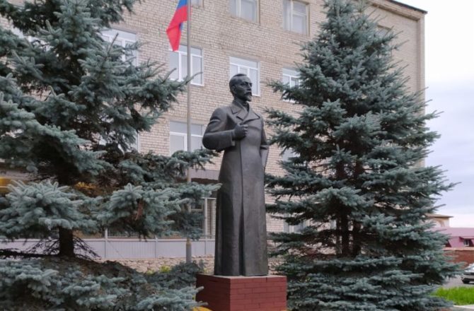 В Соликамске обновили памятник Феликсу Дзержинскому